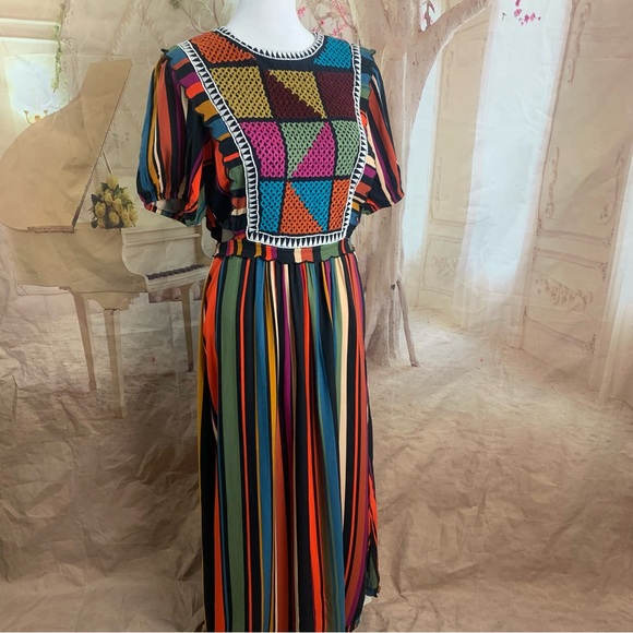 NEW Farm Rio EXTRAORDINARY EMBROIDERED VISCOSE MIDI DRESS IN WARMING STR… - Picture 8 of 14